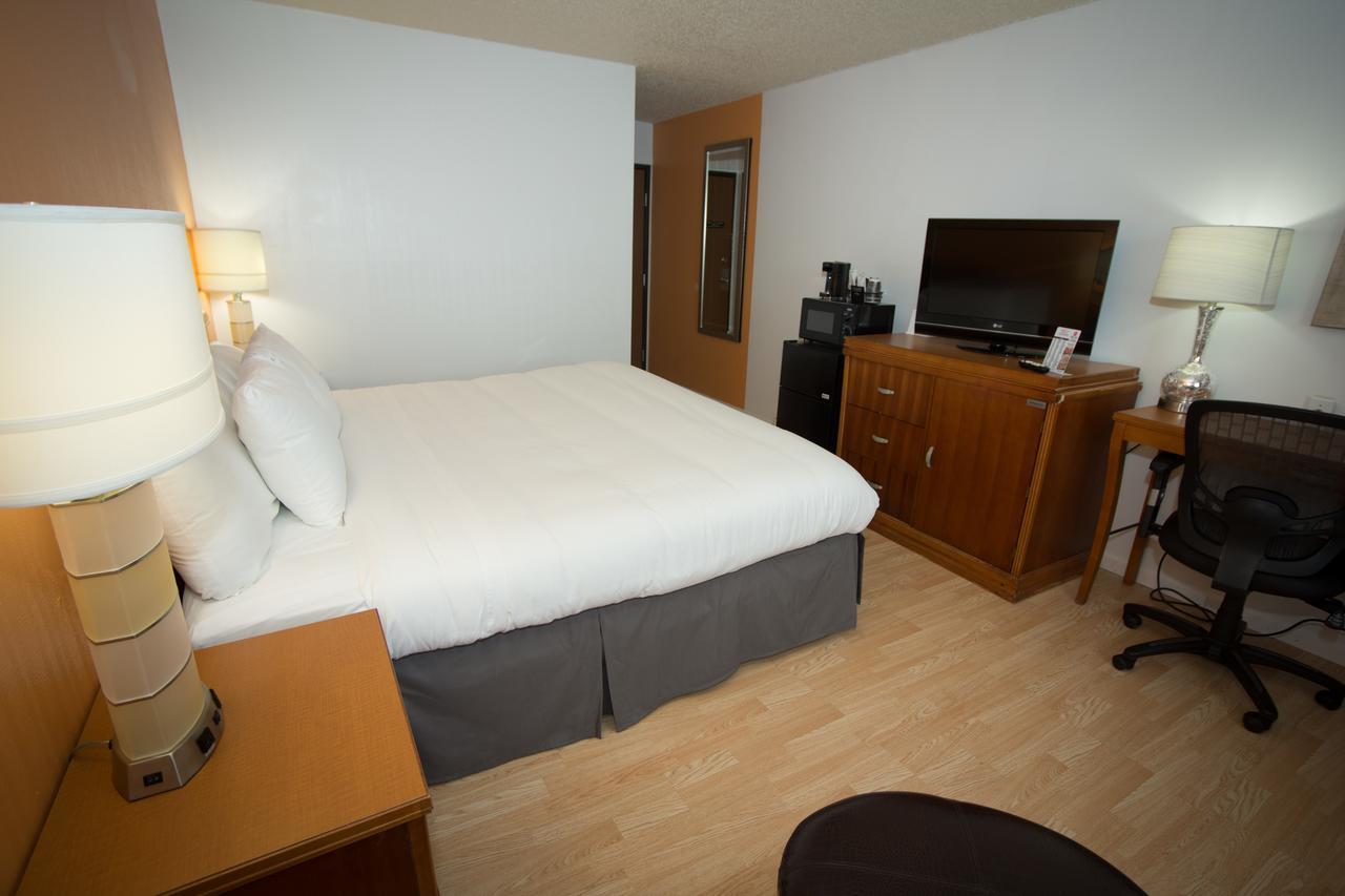 Econo Lodge Alliance Bagian luar foto